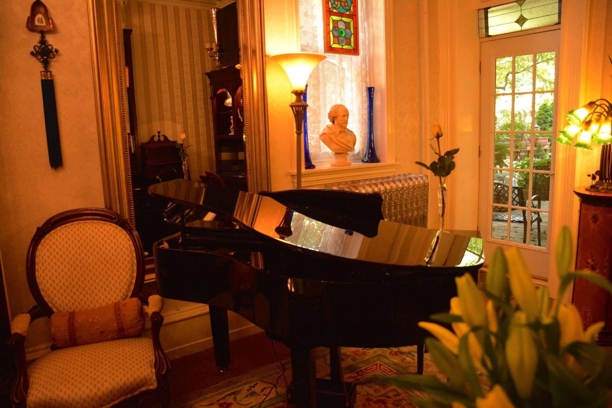 Manayunk Chambers Bed & Breakfast 3*